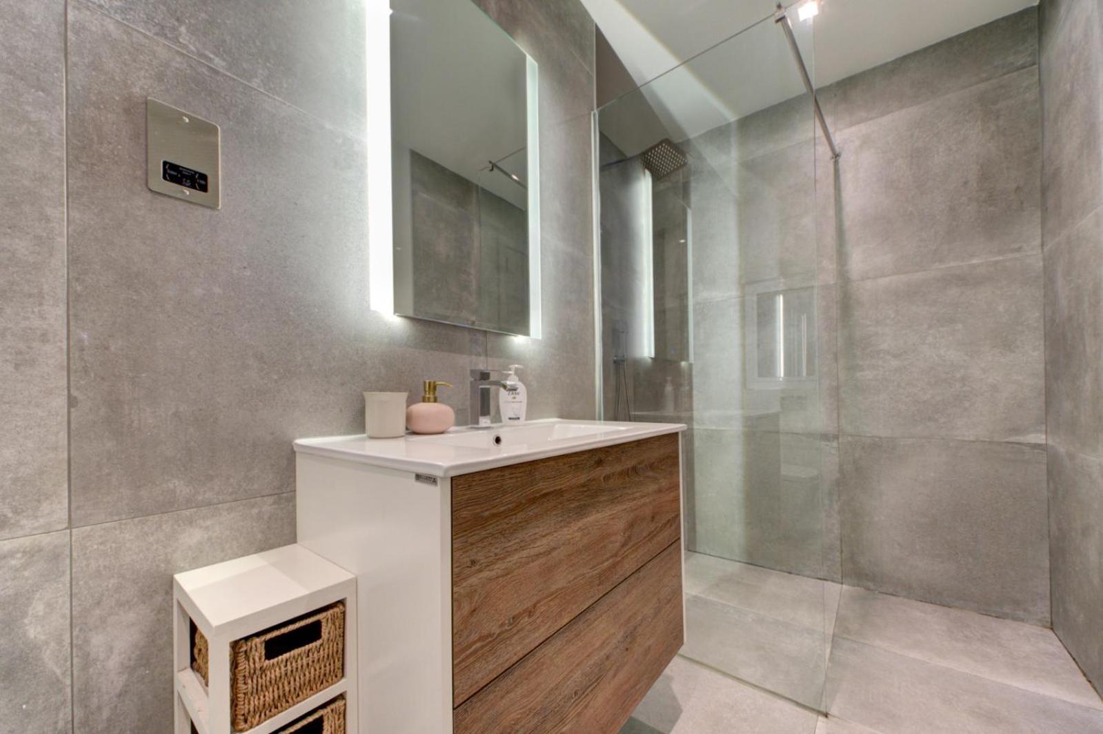 Modern Sliema Apartment Near Sea Екстер'єр фото